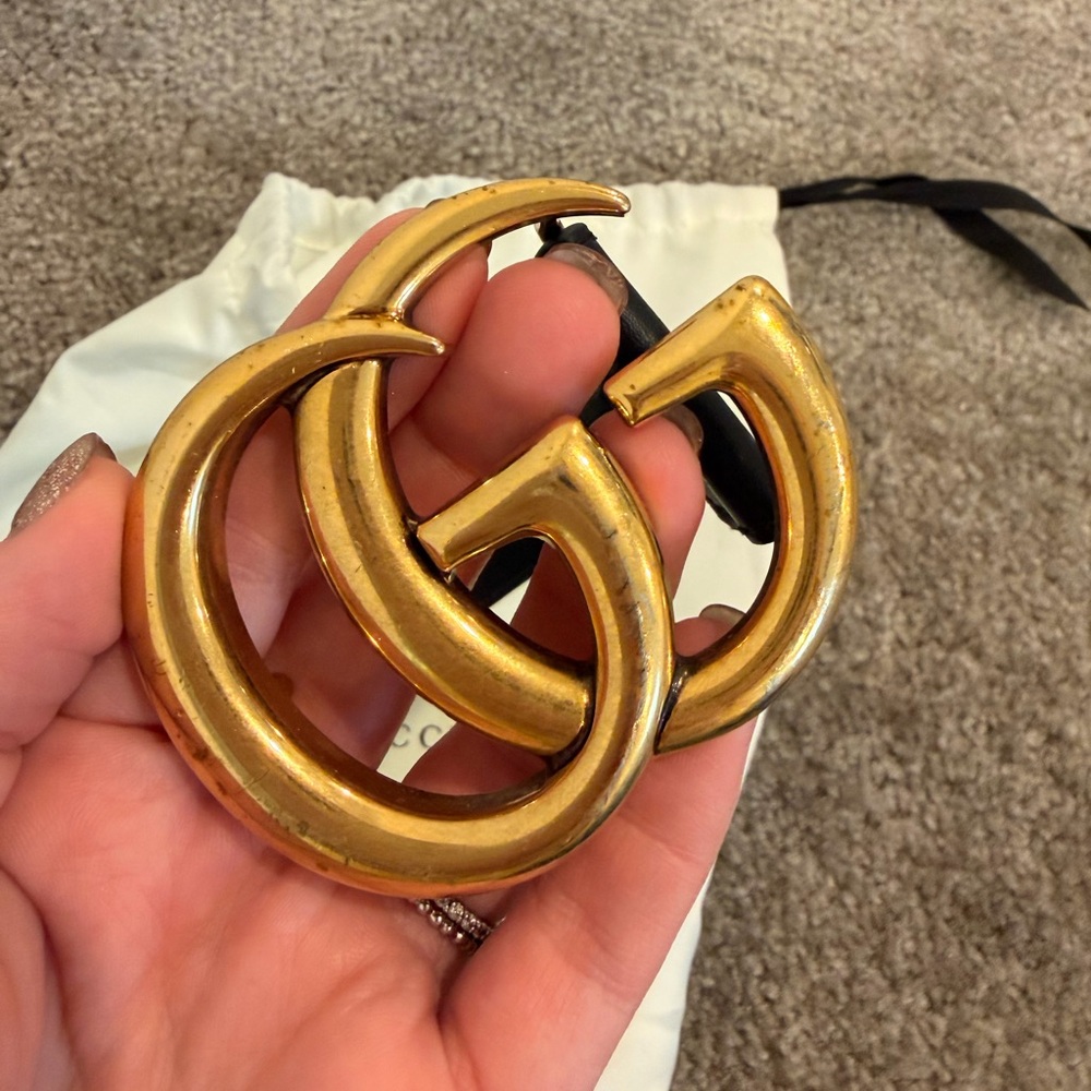 Gucci Black Leather Belt with large Gold GG Buckle - Picture 7 of 11